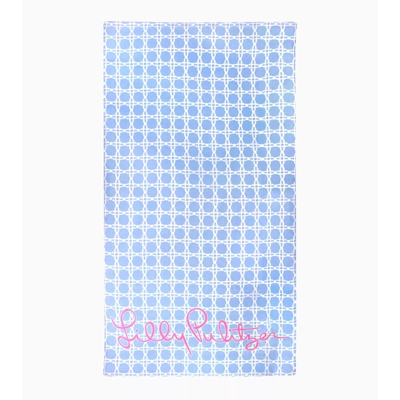 Lilly Pulitzer Frenchie Blue Caning Beach Towel, NIB - Picture 1 of 5